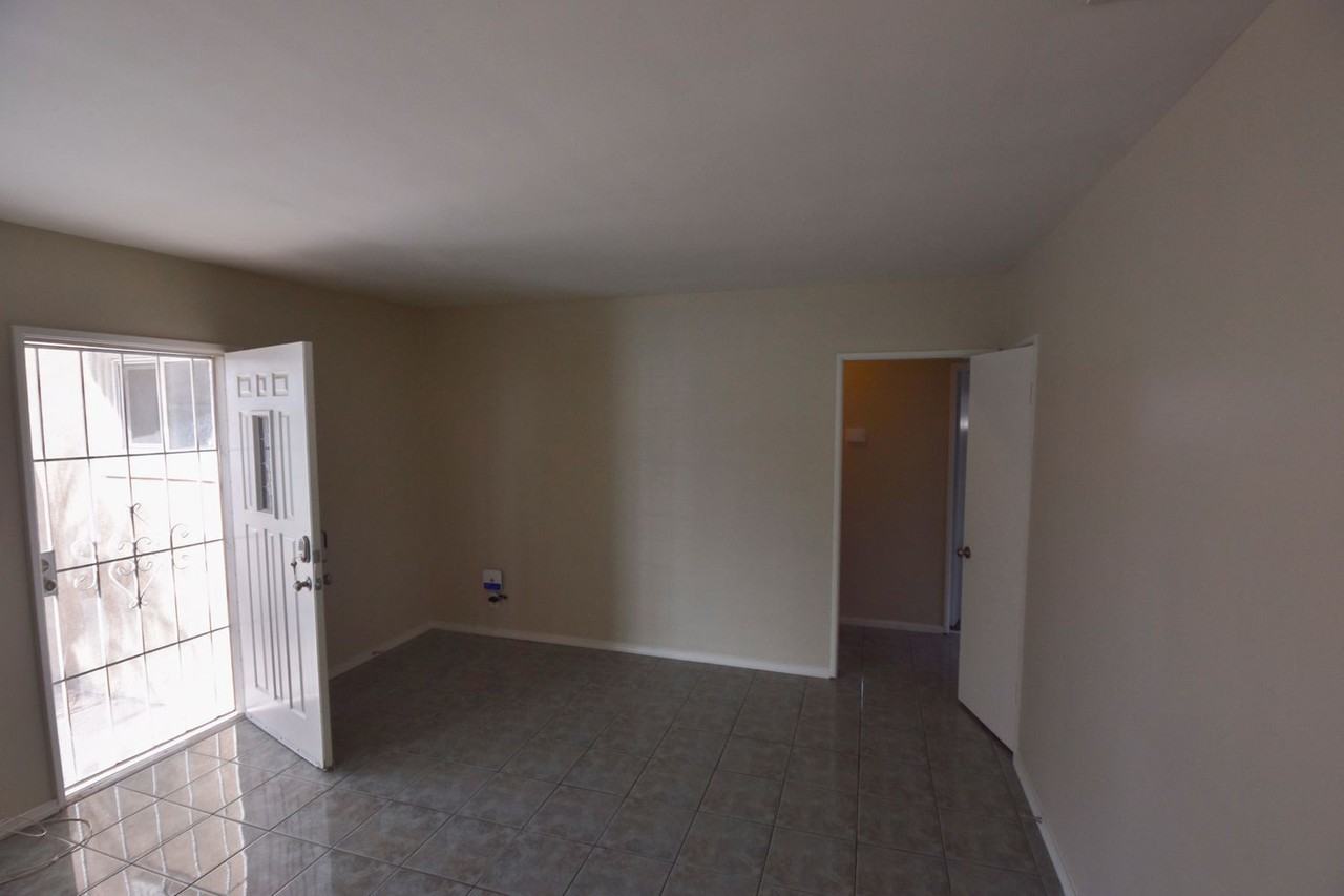 5520 Golondrina Dr - Photo 2 of 12