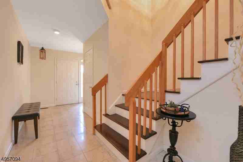 502 Park Pl - Photo 3 of 23