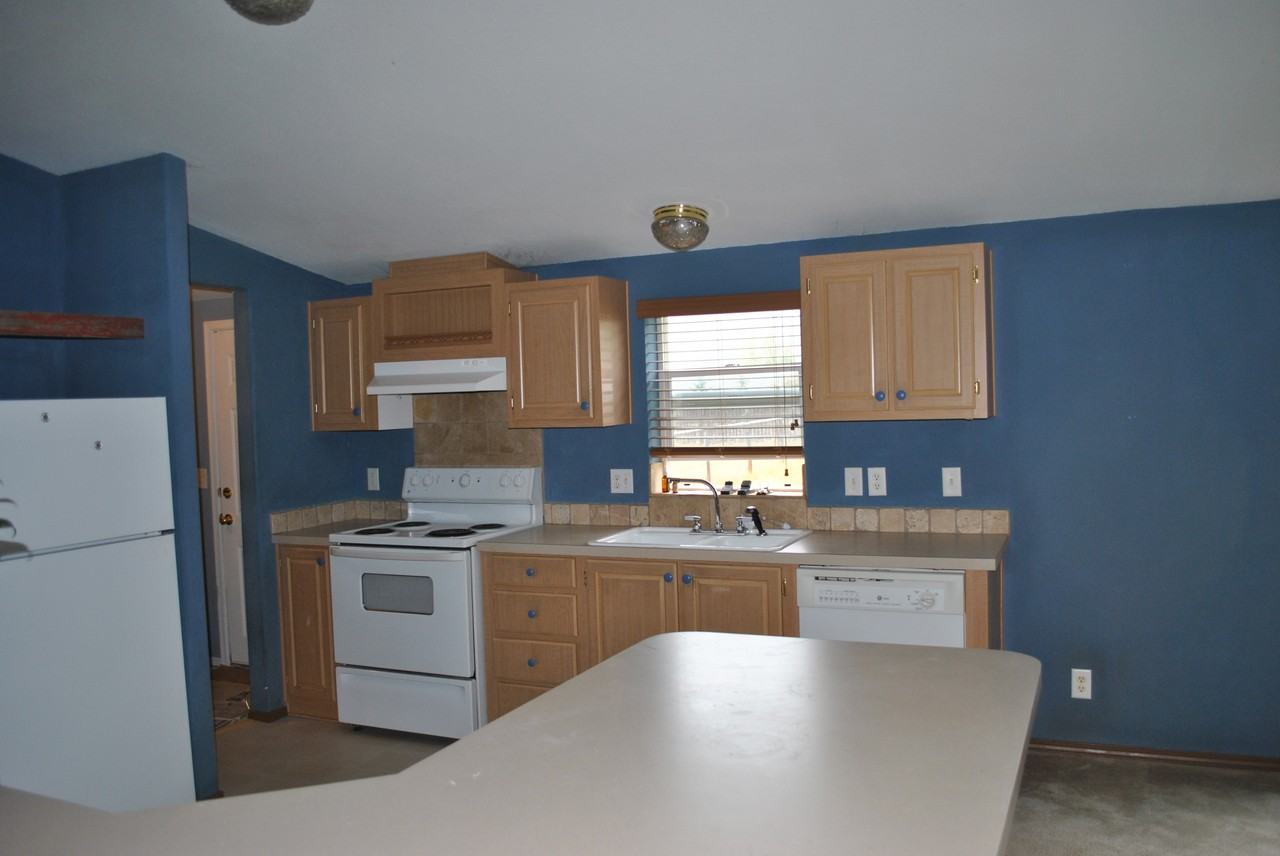 7865 Deer Dr - Photo 3 of 15