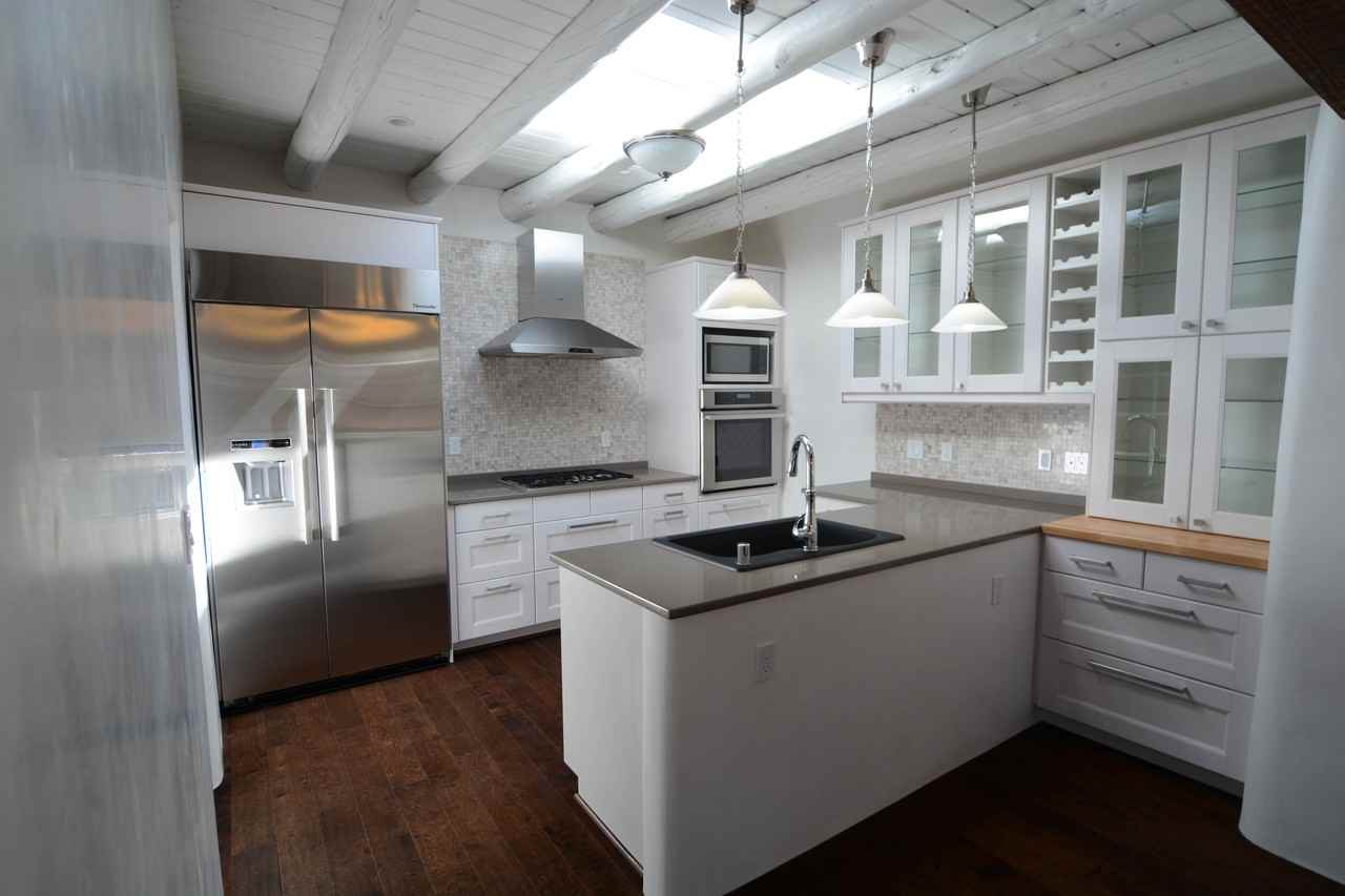 324 Camino Cerrito - Photo 3 of 10