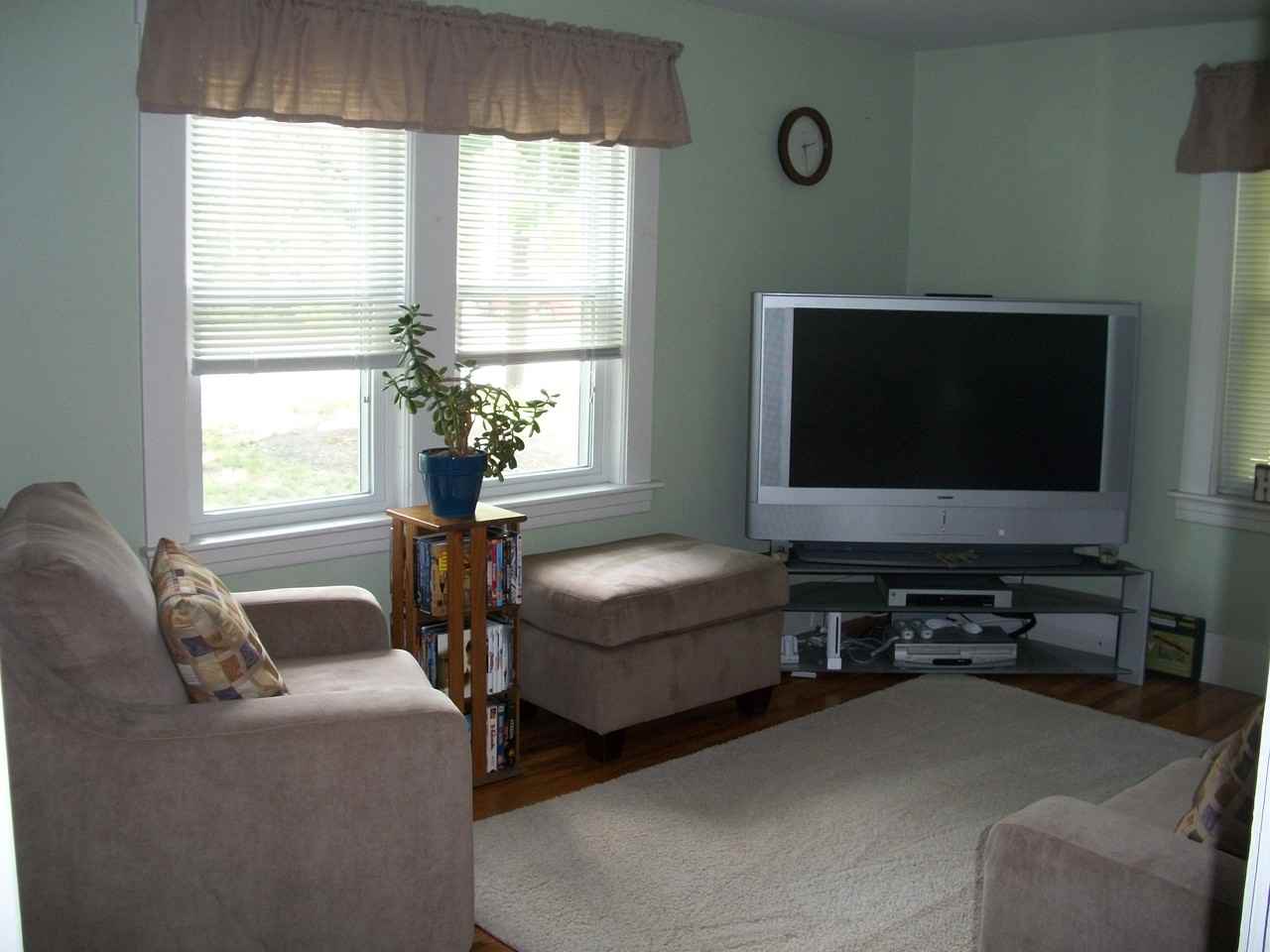 187 W Main St - Photo 3 of 15