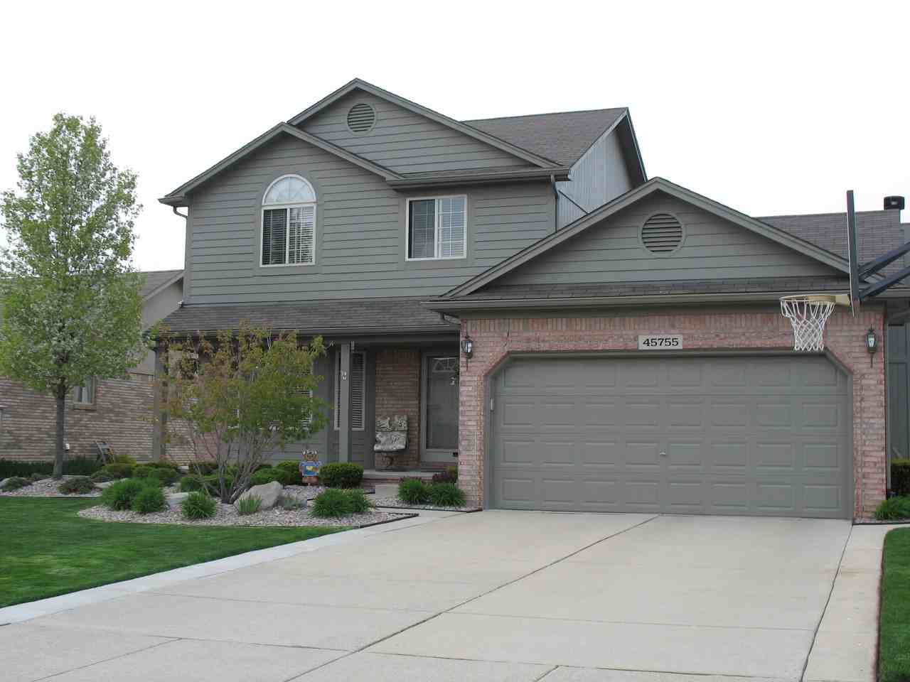 45755 Pat Ct - Photo 2 of 8