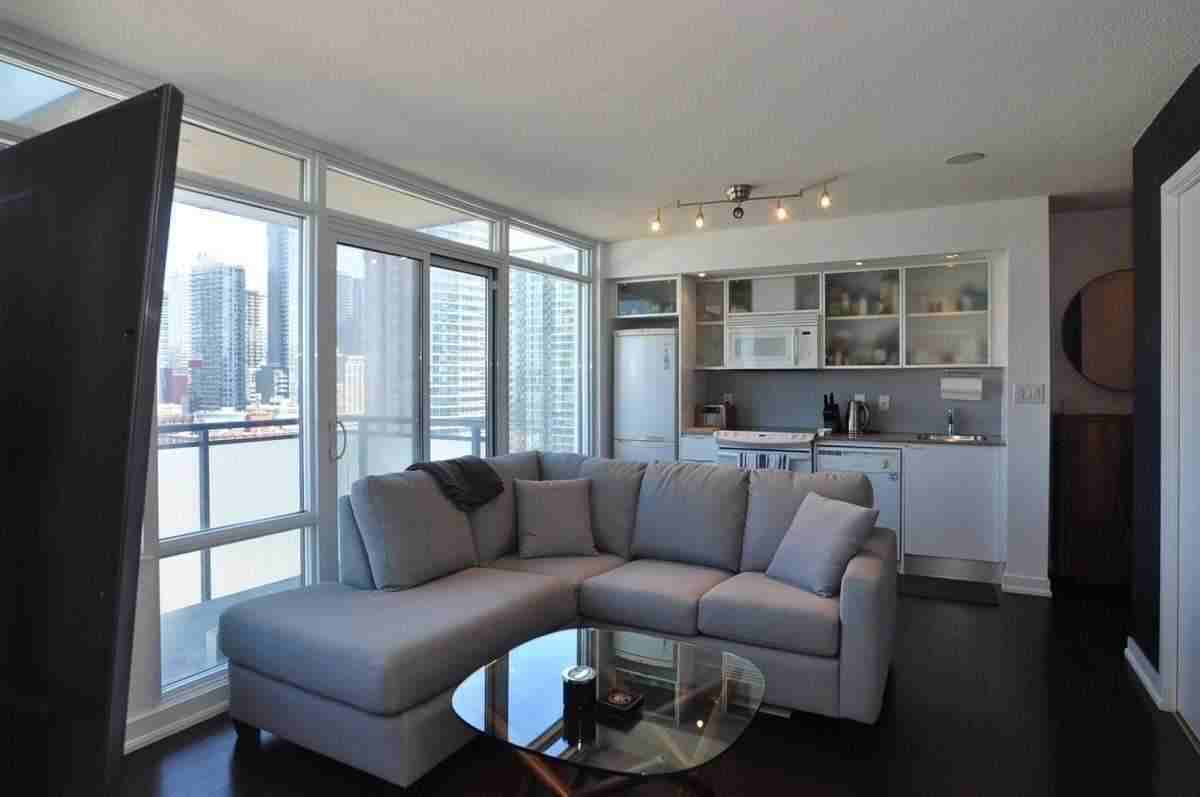 25 Telegram Mews #1615