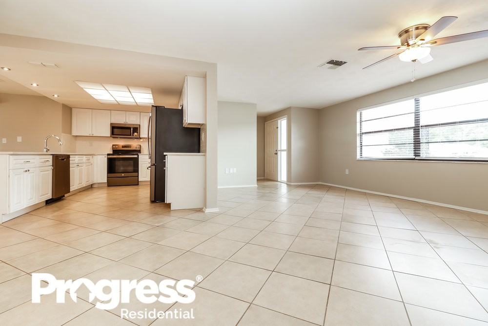 6251 Hopewell Dr - Photo 3 of 16