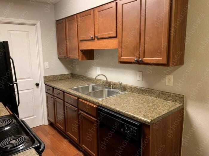 1705 Patton Creek Ln - Photo 3 of 17