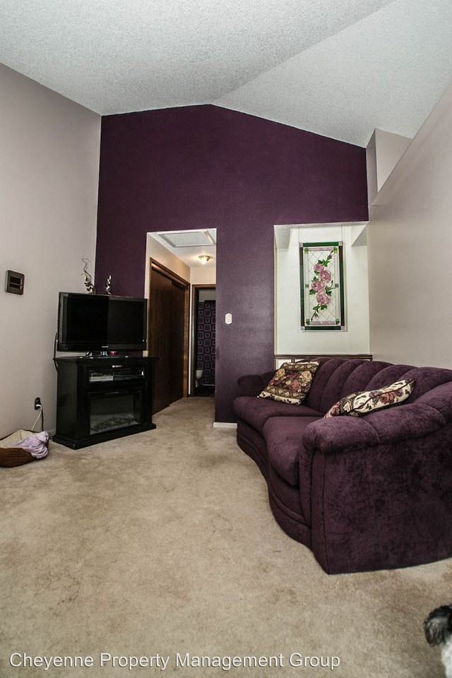 4910 Continental Place - Photo 2 of 10