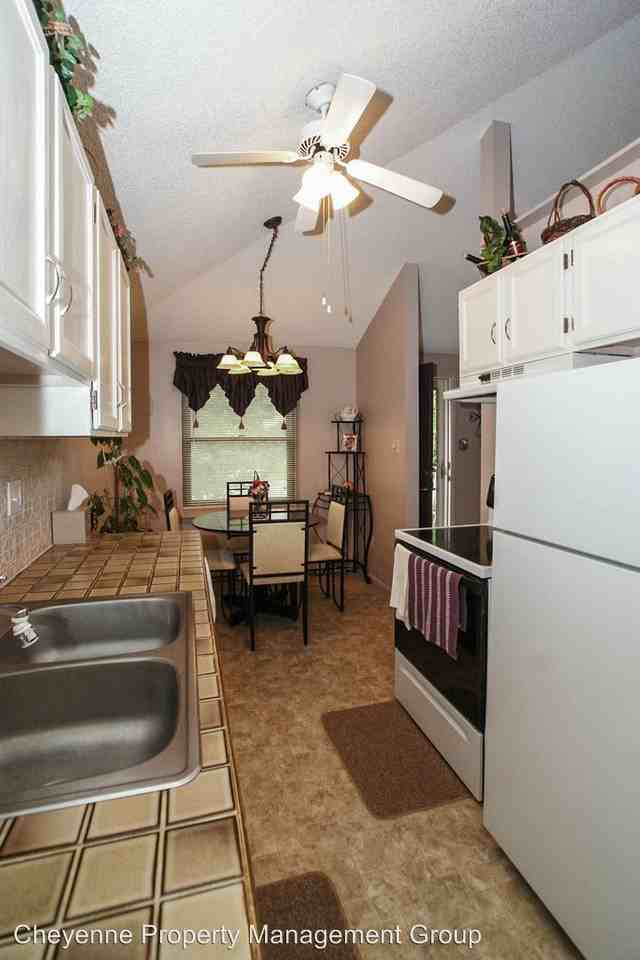 4910 Continental Place - Photo 3 of 10