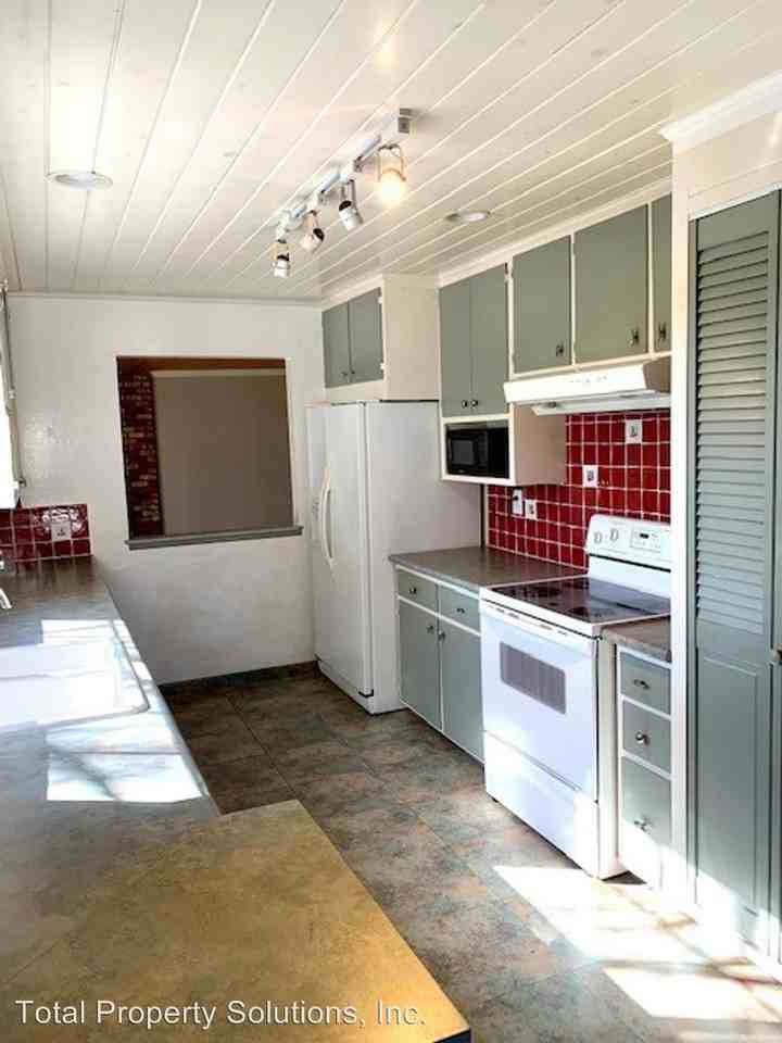 1460 Piedra Dr - Photo 3 of 17