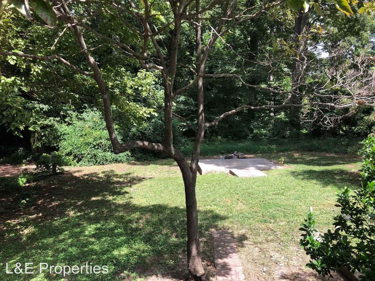 207 E Parkwood St - Photo 2 of 12