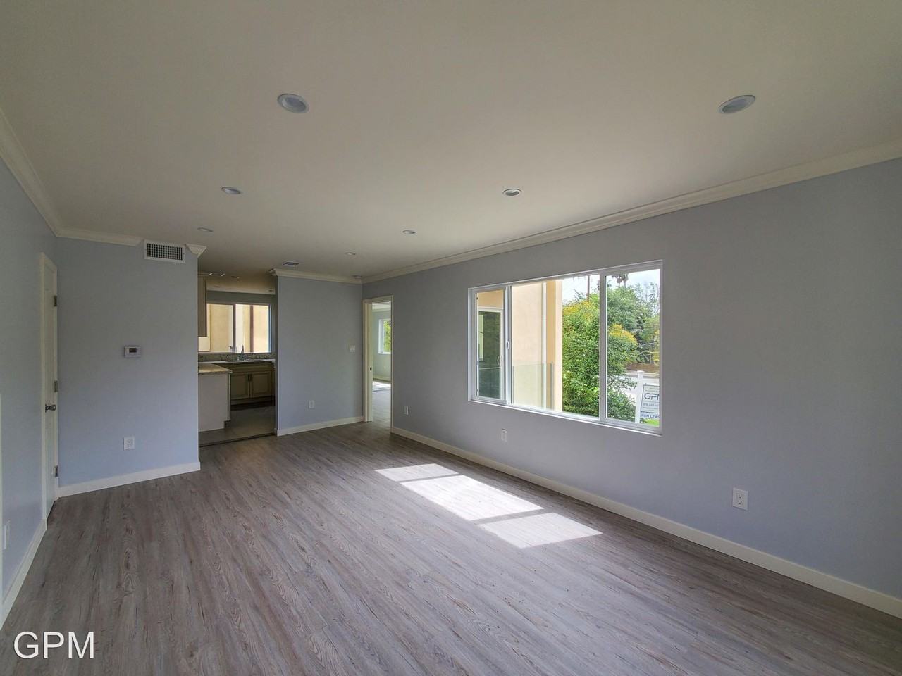 3161 Rowena Ave - Photo 2 of 7