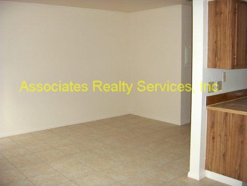 1213 NW 39 Dr - Photo 3 of 9