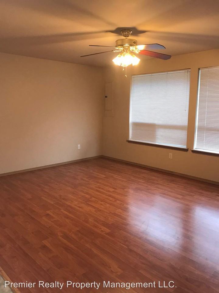 621-623 W Newell Ave - Photo 2 of 4