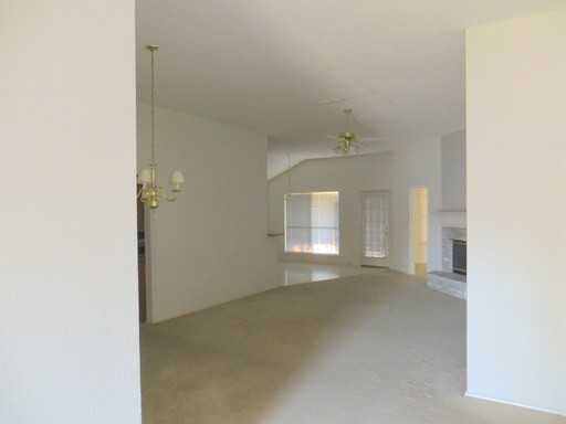 2416 Kelton St - Photo 3 of 15