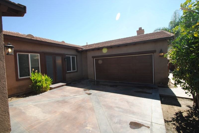 239 Monument Pkwy - Photo 2 of 16