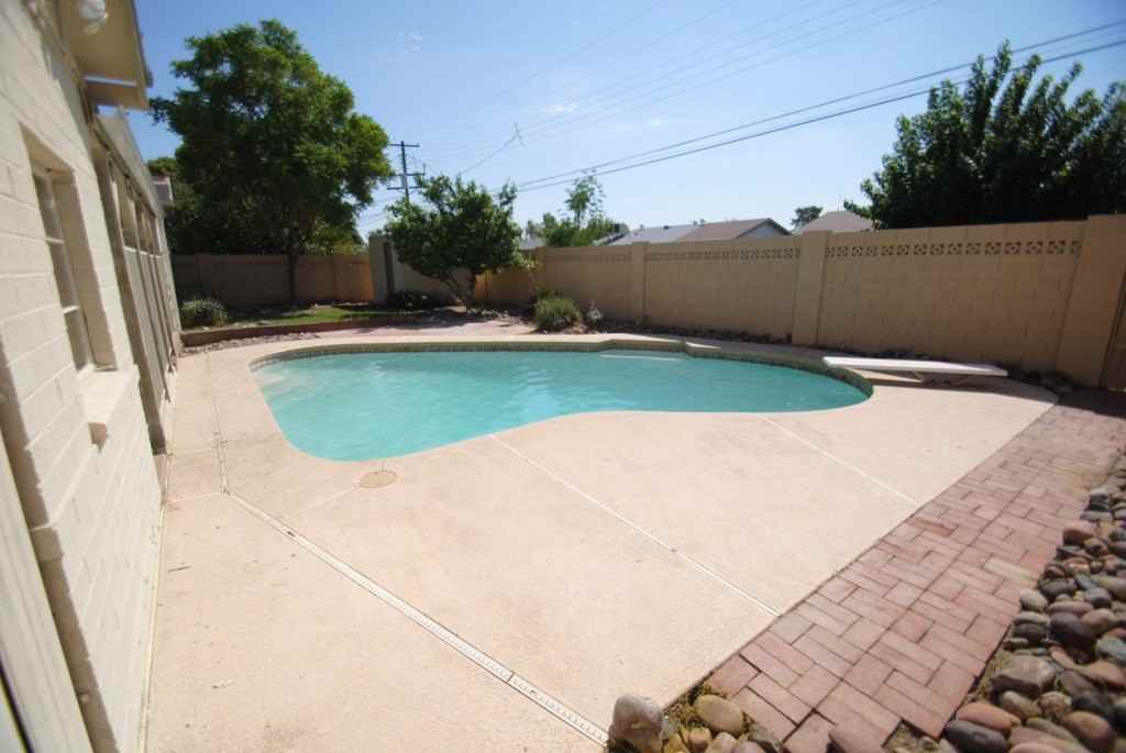 349 E Garfield St - Photo 2 of 19