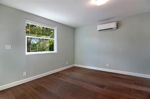 959 Southwest 18th Street #W - Photo 3 of 6