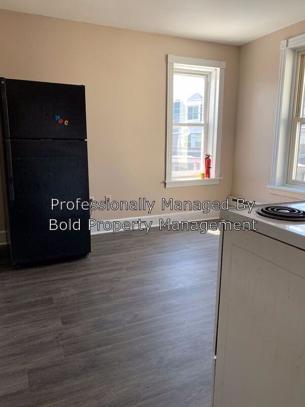 338 Hollenbach St. 2nd Fl. - Photo 2 of 4