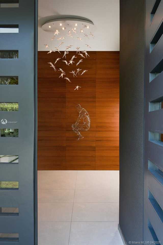 295 Vistalmar St - Photo 2 of 14