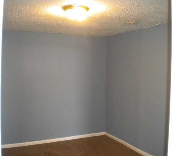 321 South Engineer Avenue - Photo 3 of 11