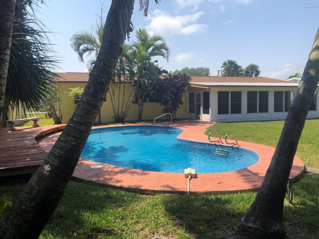 167 Sea Park Blvd - Photo 2 of 20