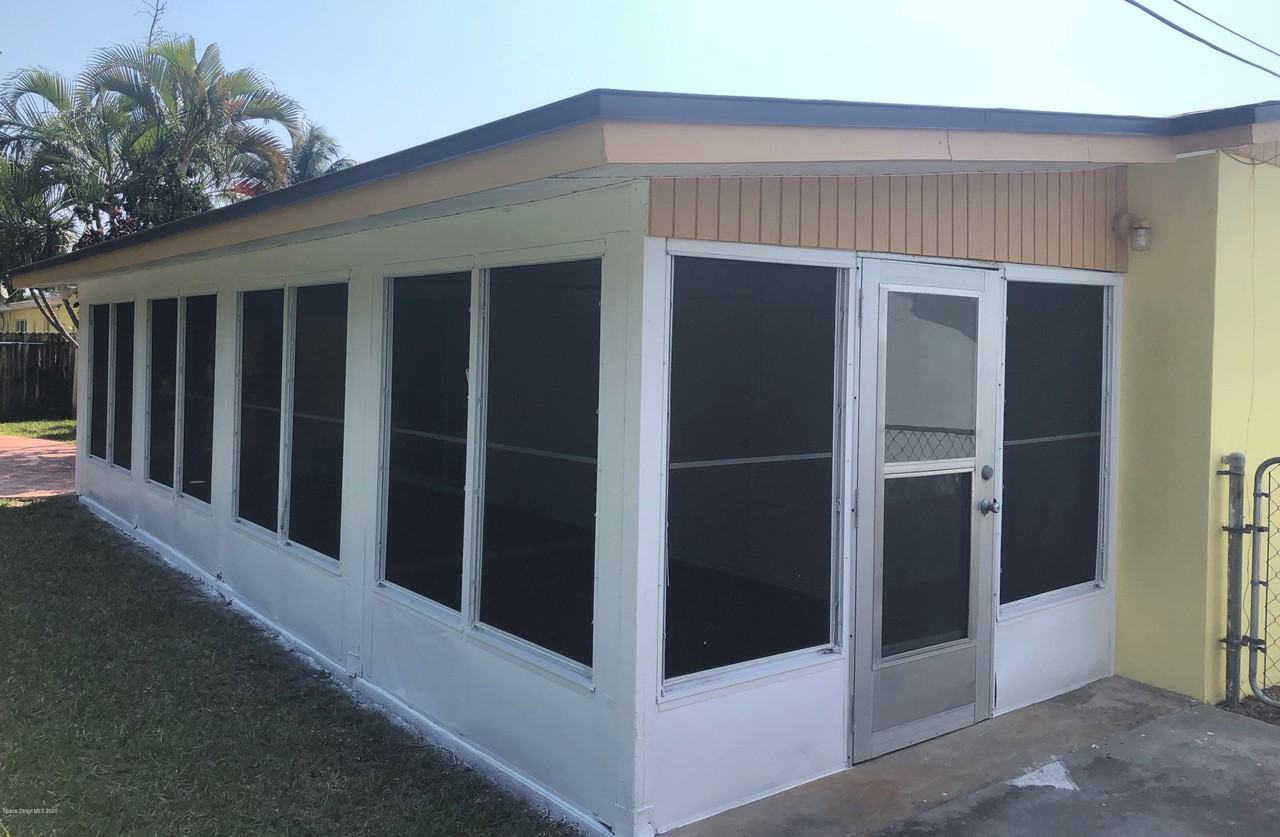 167 Sea Park Blvd - Photo 3 of 20