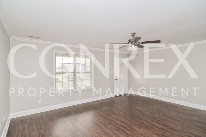27569 Grant Drive - Photo 2 of 8