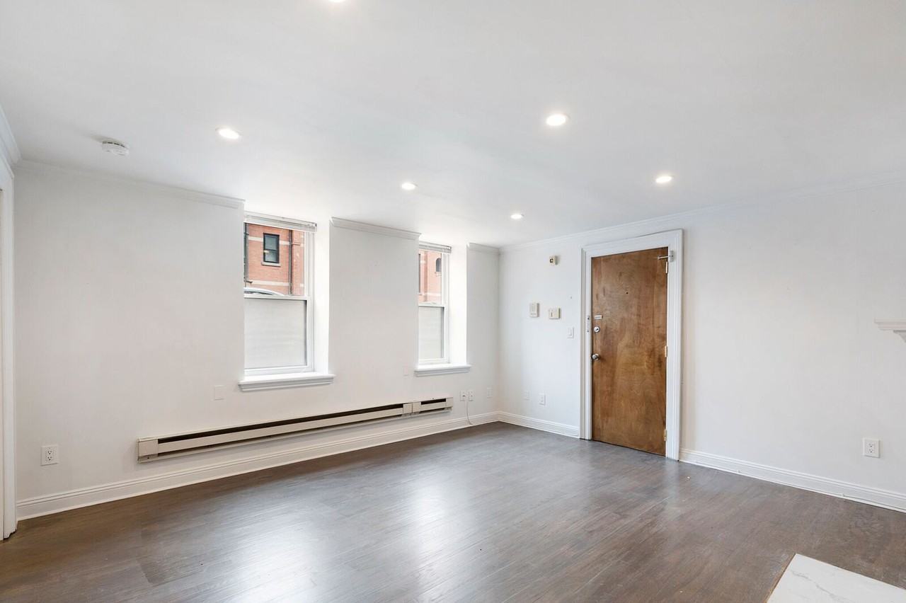 834 Hudson Street #G1 - Photo 3 of 13