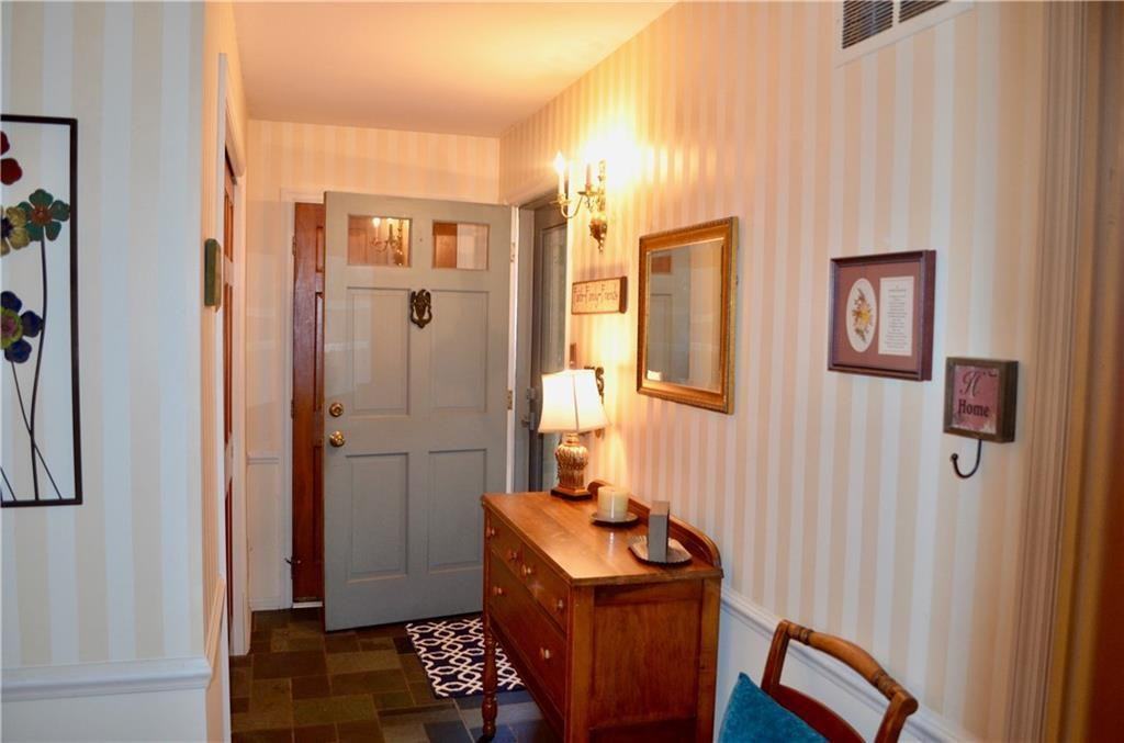 735 W Pine Street - Photo 2 of 30
