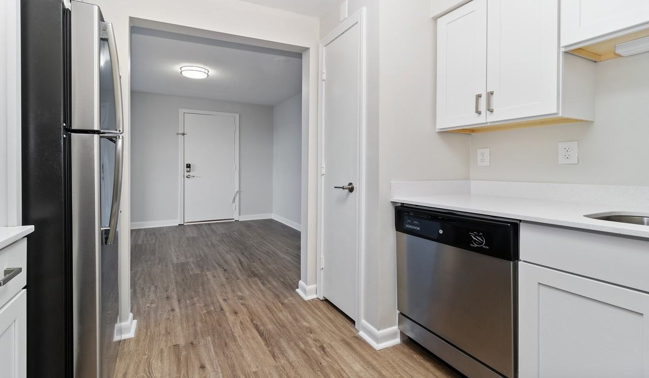 Waterford Village Apartments - Photo 3 of 23