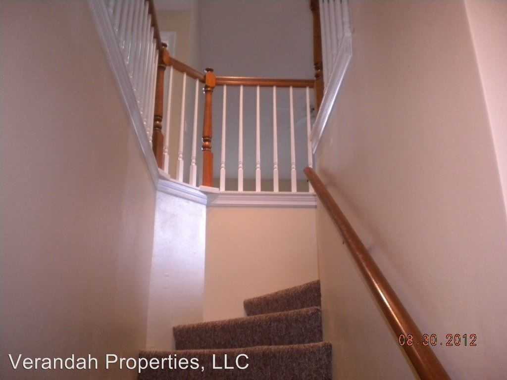 2210 Coach House Blvd Apt 7 - Photo 2 of 21