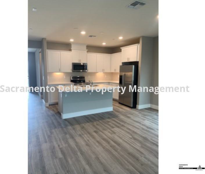 14843 Oakville Lane - Photo 2 of 11