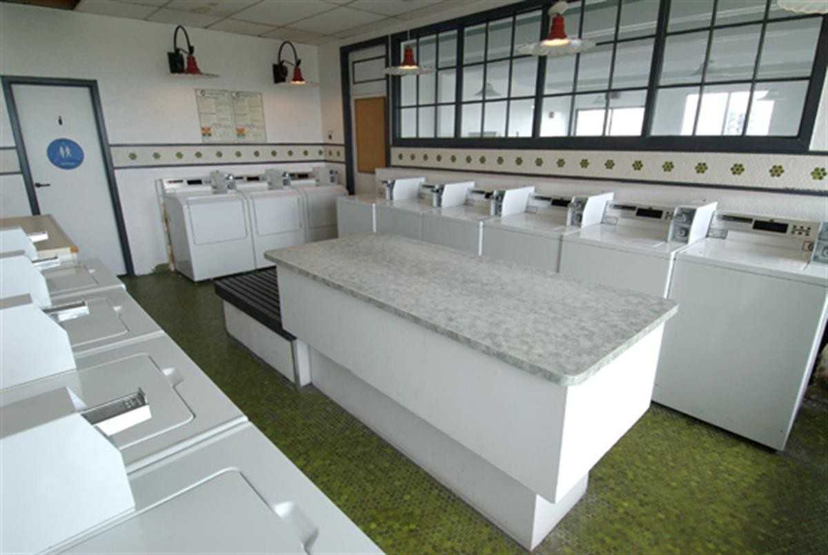 1435 Prince of Wales Drive - Photo 3 of 14