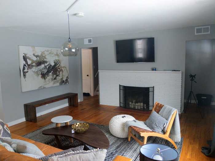 806 E 47th St - Photo 3 of 13