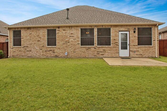 10617 Wolfcreek Lane - Photo 2 of 41