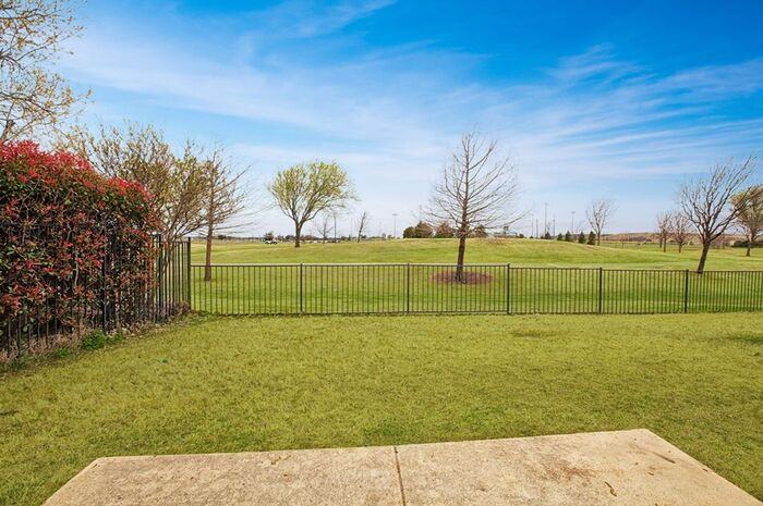 10617 Wolfcreek Lane - Photo 3 of 41