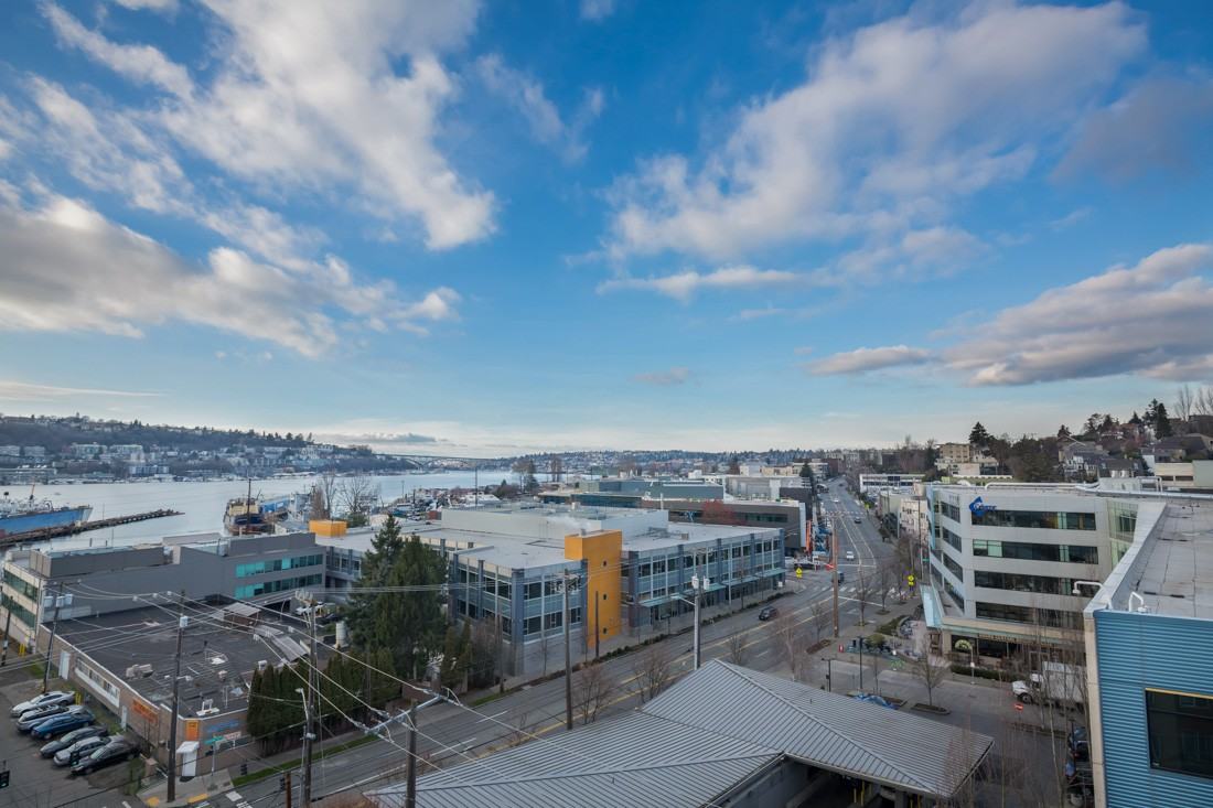 Illumina Apartment Homes - Photo 5 of 39