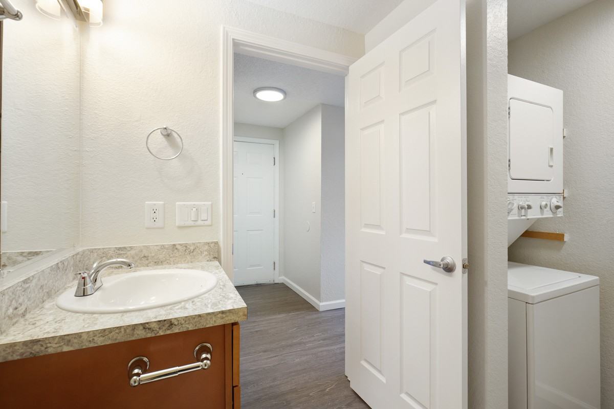 Park 210 Apartment Homes - Photo 7 of 11