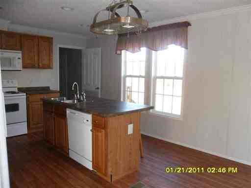 304 Saybrook Ct - Photo 3 of 9