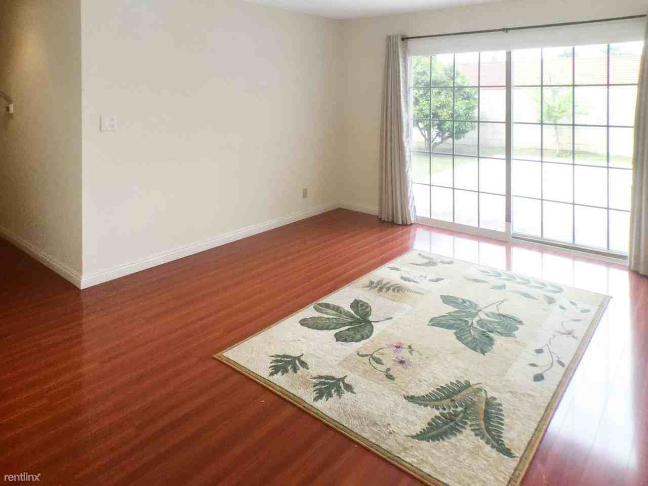 19521 Markstay St - Photo 2 of 24