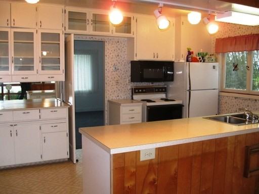 352 Popham Ln - Photo 2 of 7