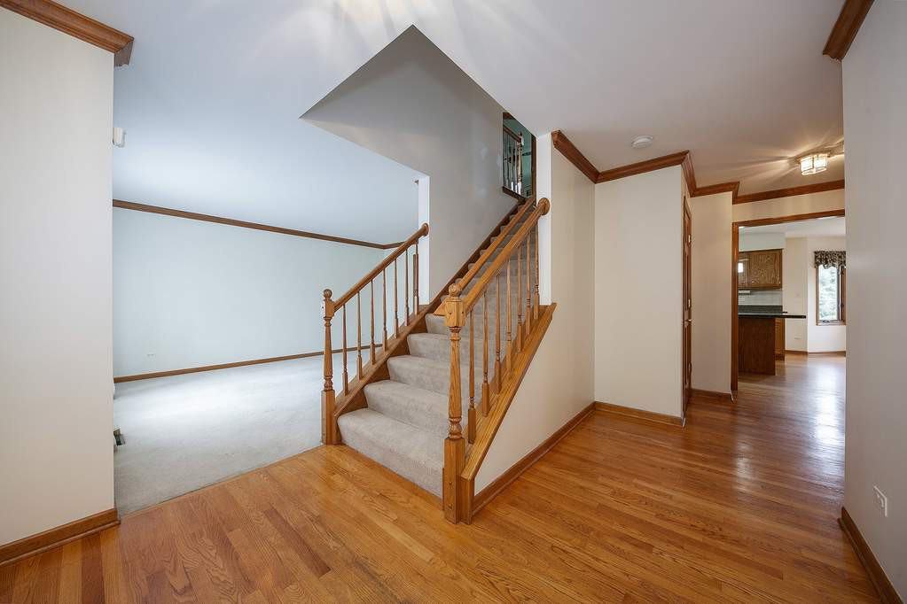 2772 Freeland - Photo 3 of 38