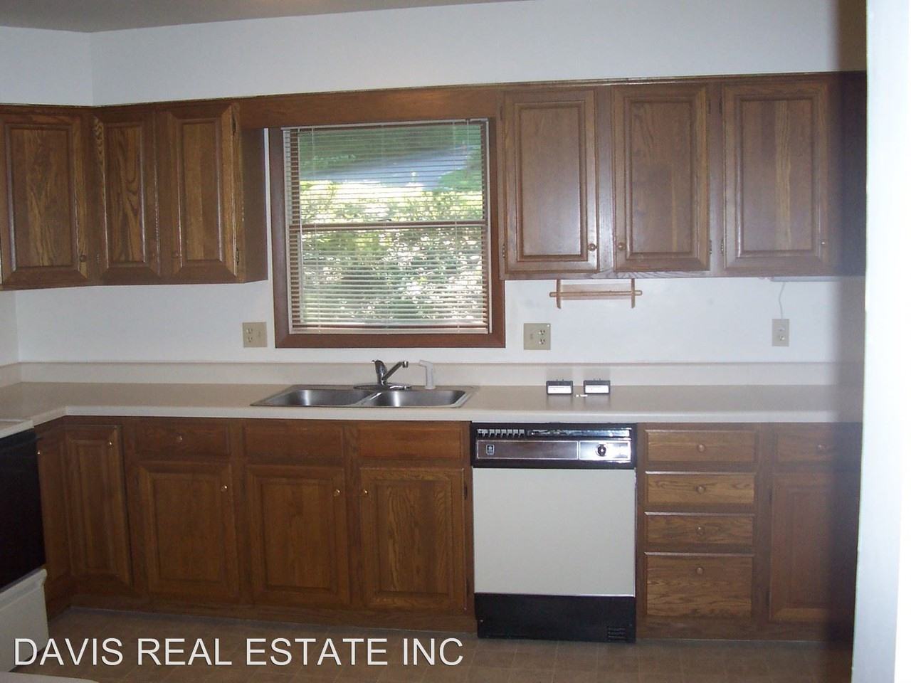 7 CRESTVIEW DRIVE WOODLAND HEIGHTS - Photo 2 of 8