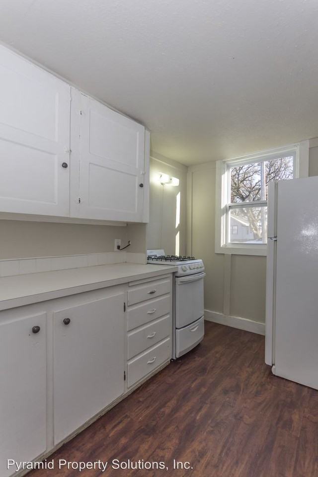 3015 Woodland Ave - Photo 3 of 11