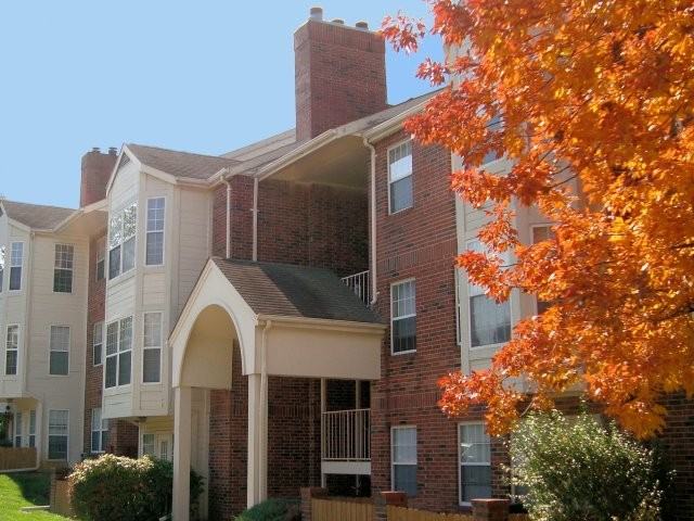 Willowbend Apartments 14343 Willow Bend Park, Town & Country, MO