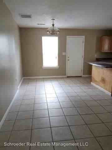 18035 West Third Street - Photo 3 of 9