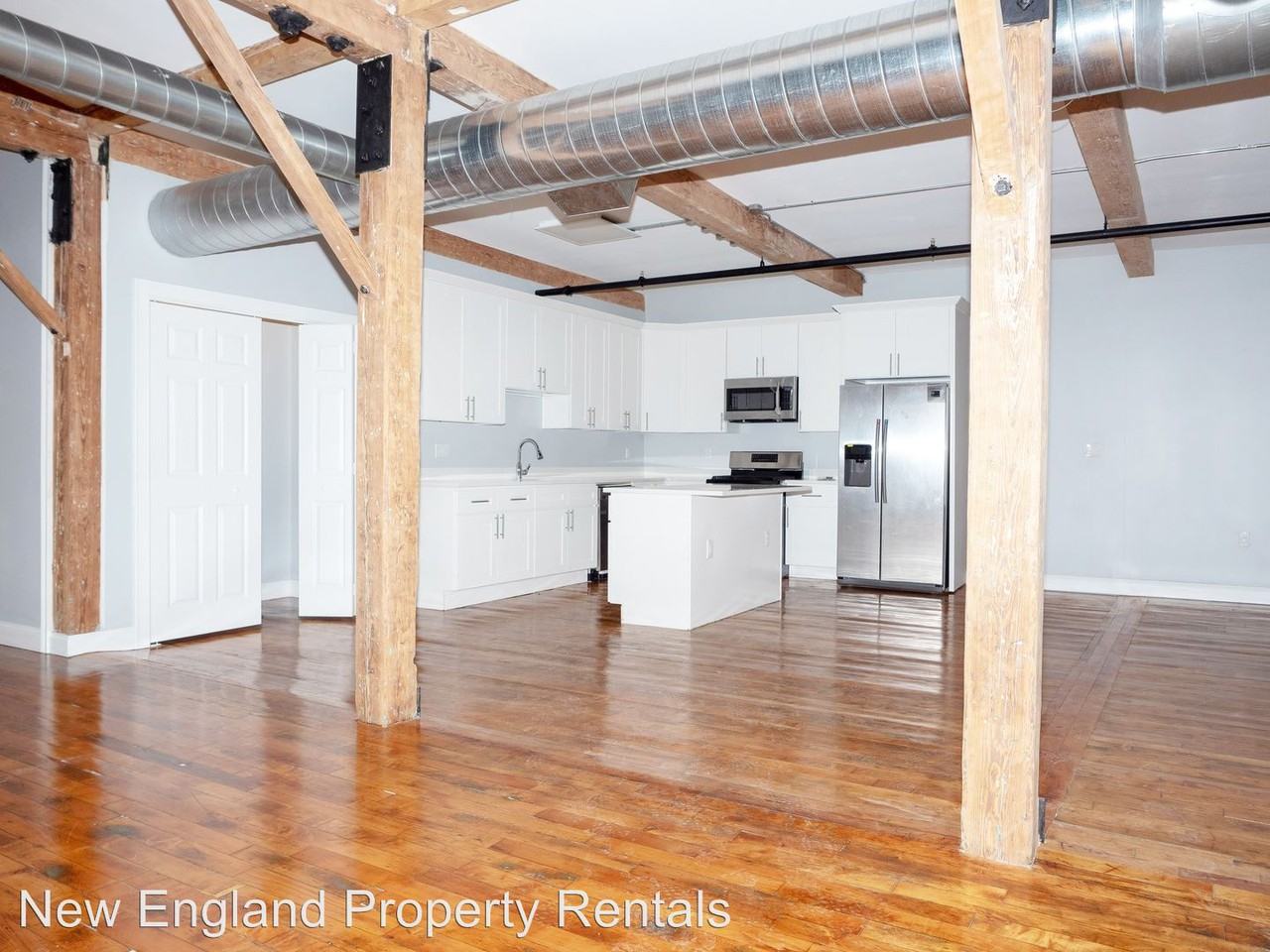 396 Roosevelt Ave - Photo 2 of 10