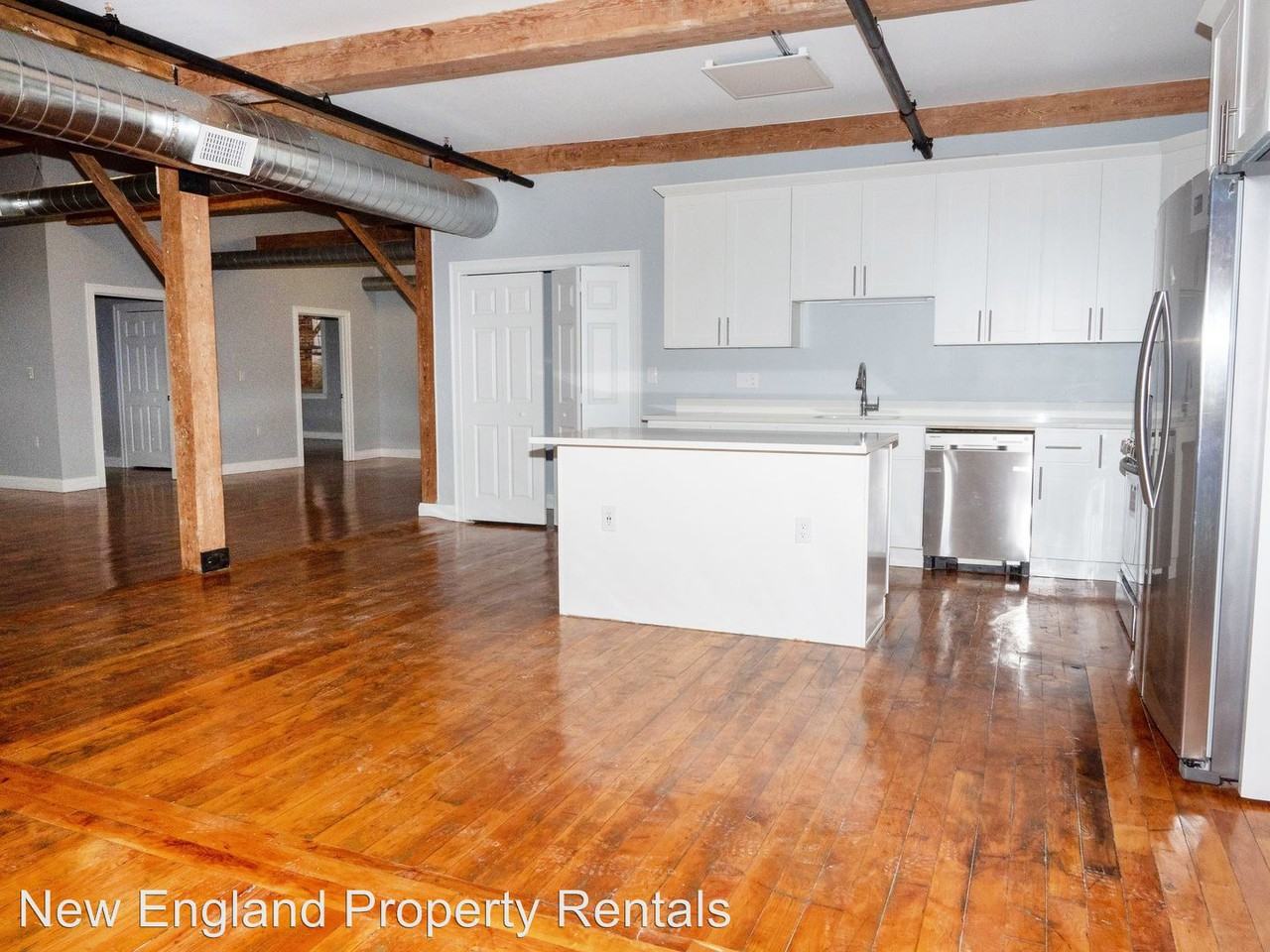 396 Roosevelt Ave - Photo 3 of 10