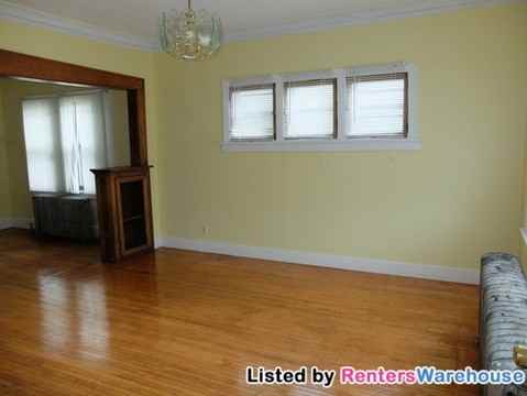 616 Newton Ave N - Photo 2 of 12