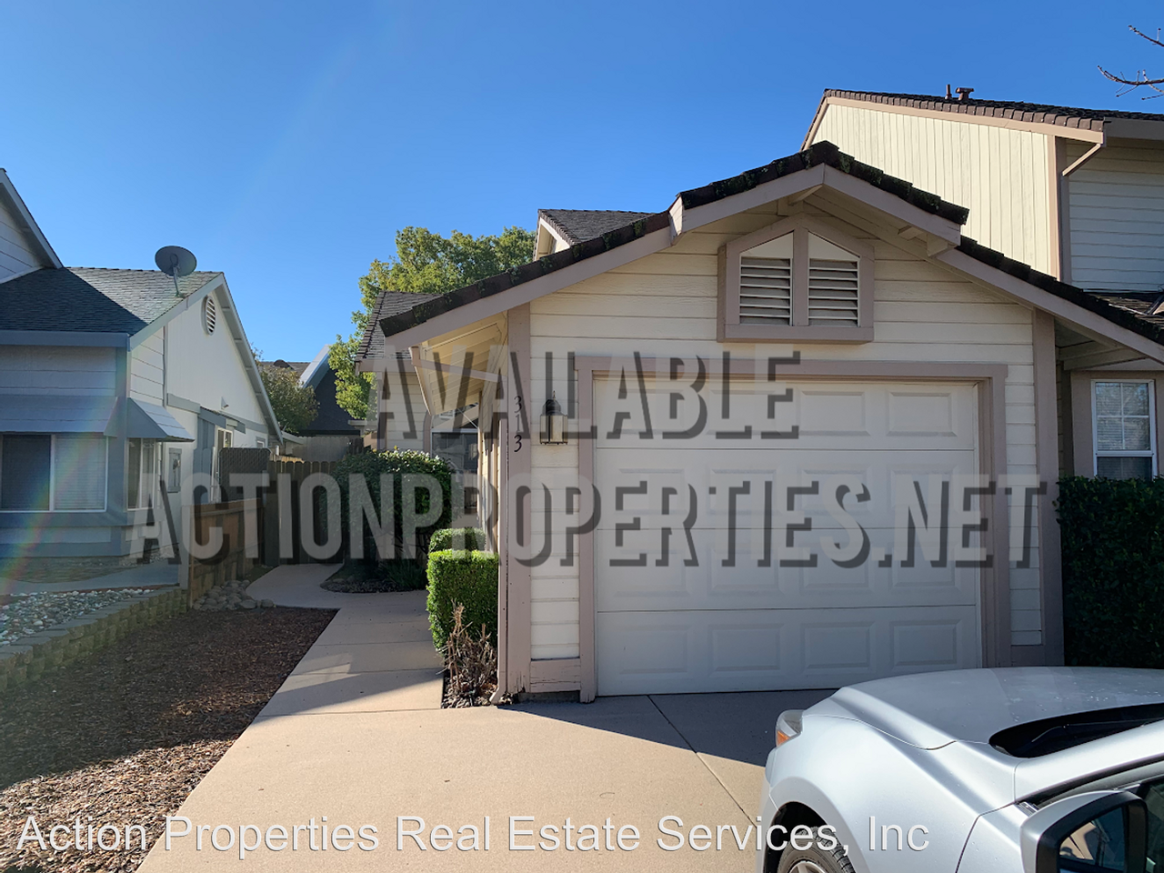 313 Canterbury Ave - Photo 2 of 13