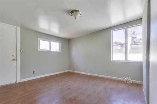 583 Casselman St - Photo 3 of 10